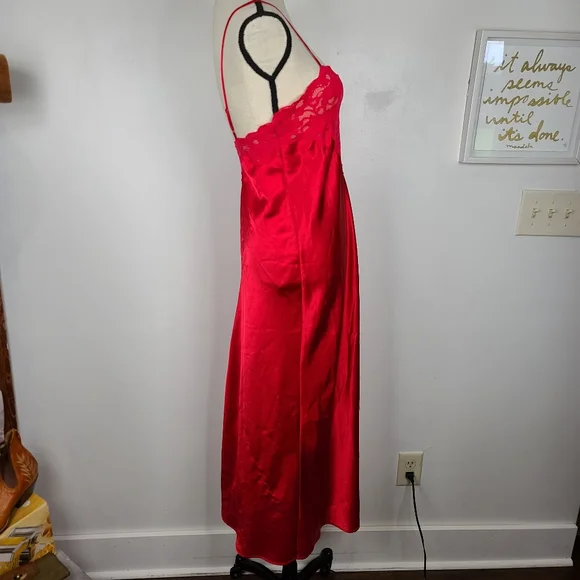 Vintage Victoria’s Secret Y2k Silky Bias CutRed Maxi Slip Dress Rosette Lace M